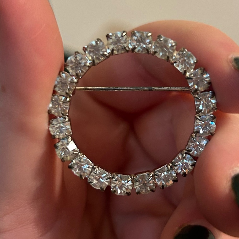 Vintage Silver Tone Sparkly Faceted Round Clear Prong Rhinestone Brooch Pin